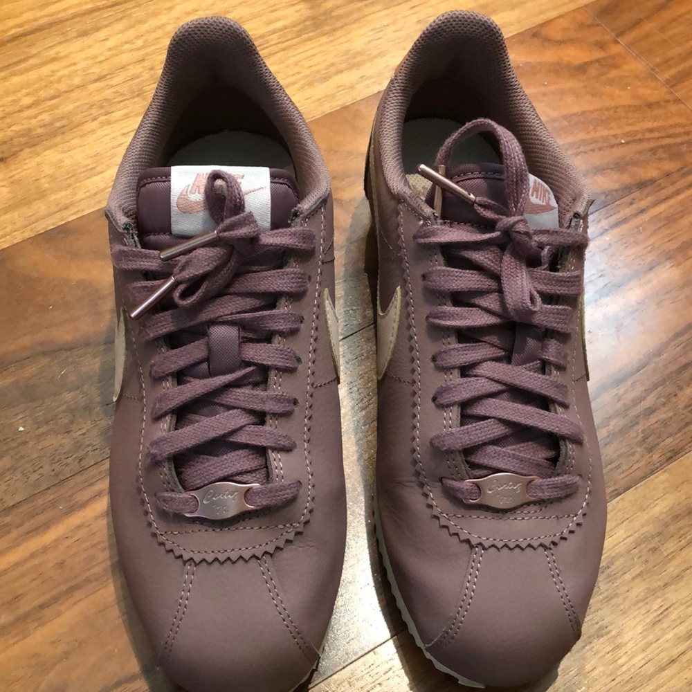 Nike women’s Classic Cortez leather